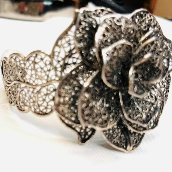 Vintage Melchior Floral Filigree Cuff Bracelet 1980s, Handmade Look - Picture 4 of 8